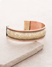 Load image into Gallery viewer, Tibetan Brass Center Healing Bangle