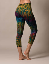 Load image into Gallery viewer, Tie-Dye Crop Leggings