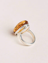 Load image into Gallery viewer, Amber Oval Ring - Size 8
