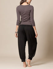 Load image into Gallery viewer, Flowy Harem Pants - Black

