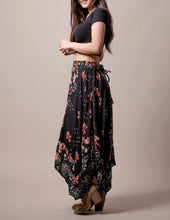 Load image into Gallery viewer, Gianna Hanky Hem Skirt
