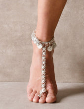 Load image into Gallery viewer, Indian Coin Anklet with Toe Ring
