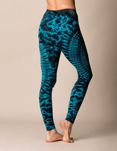 Load image into Gallery viewer, Starburst Tie-Dye Leggings
