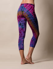 Load image into Gallery viewer, Tie-Dye Crop Leggings
