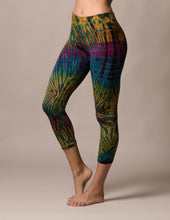 Load image into Gallery viewer, Tie-Dye Crop Leggings
